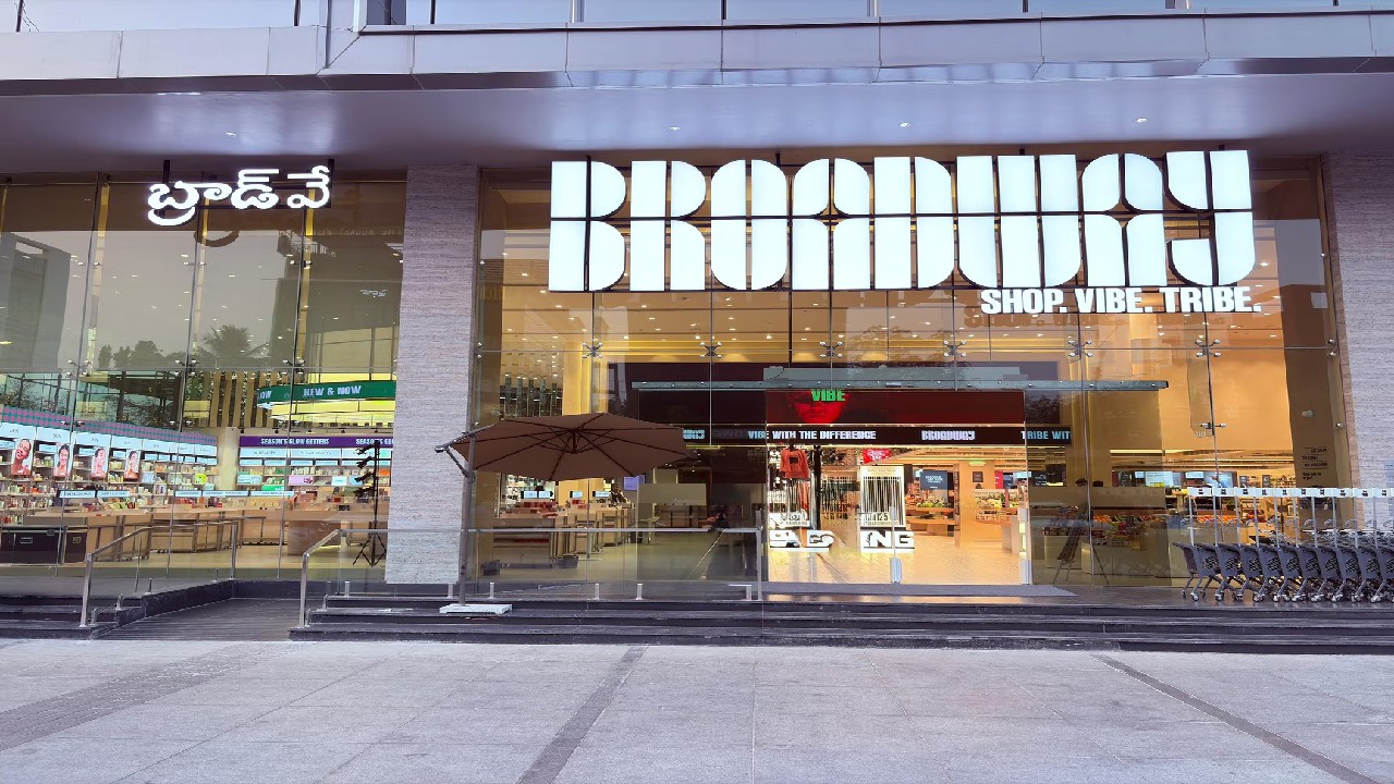 Broadway - New Age Department Store
