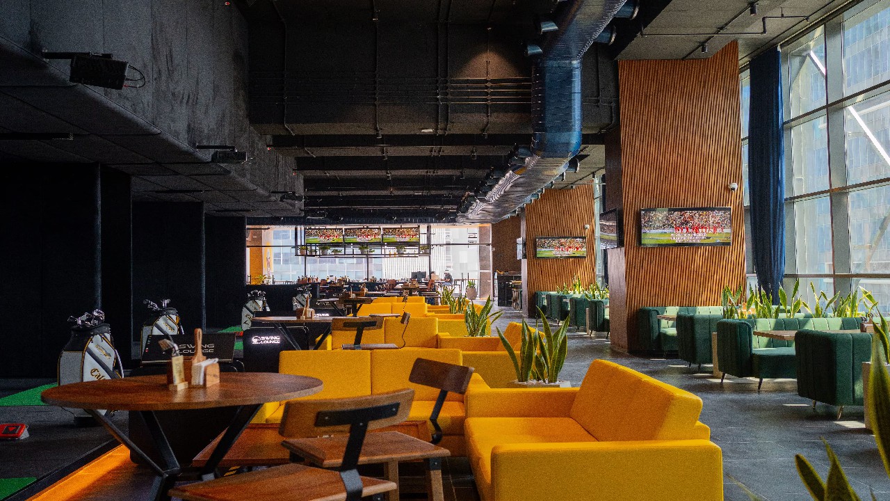 Swing Lounge Sports Bar | Hitech City