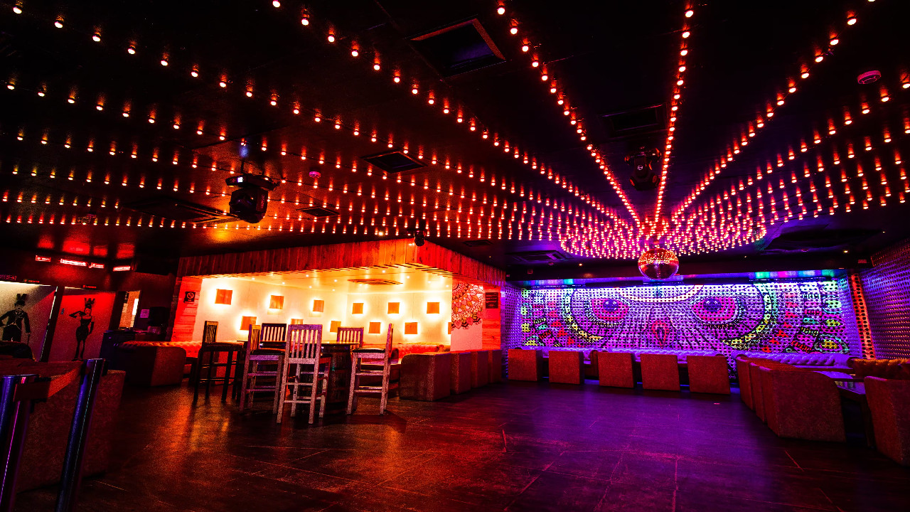 No Limmits Lounge And Club