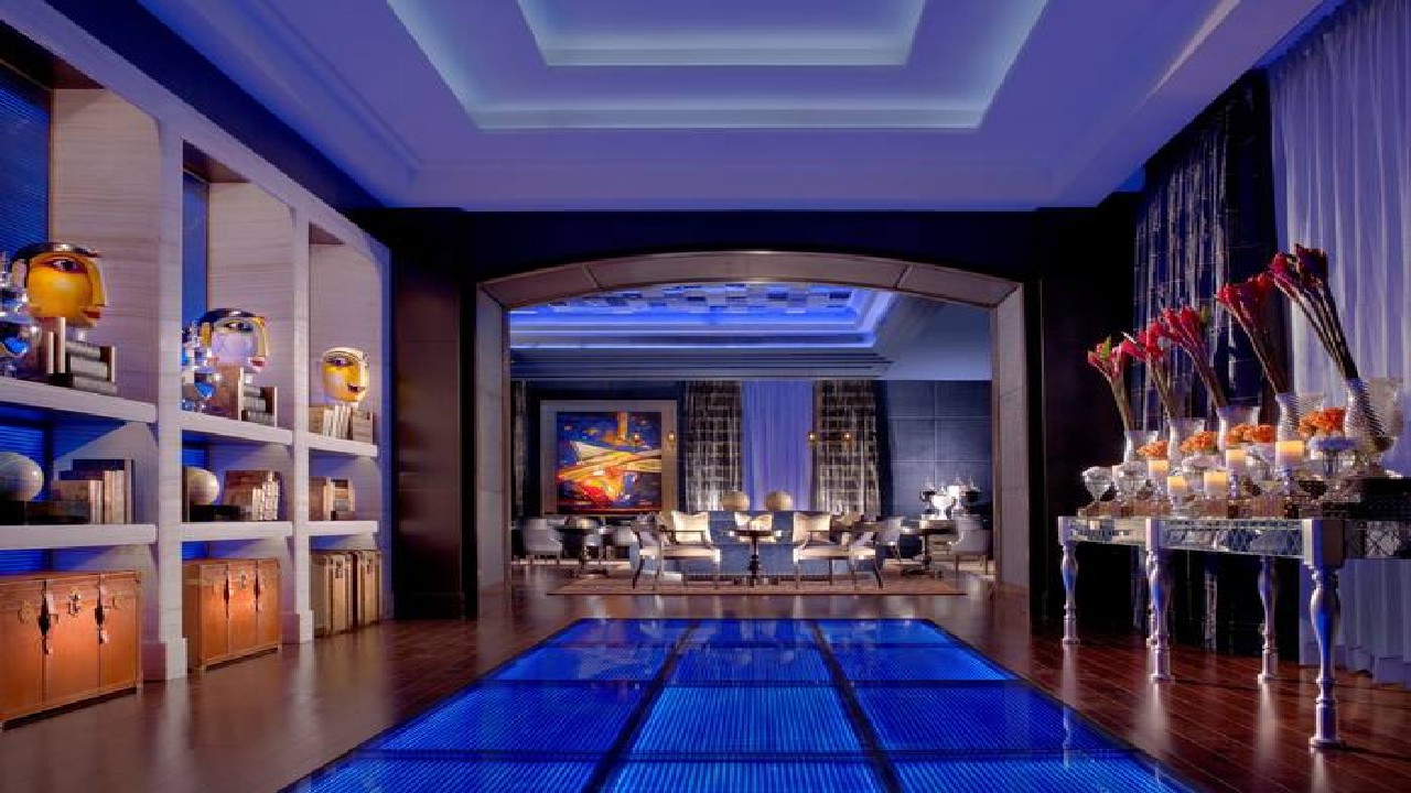 Library Blu - The Leela Palace